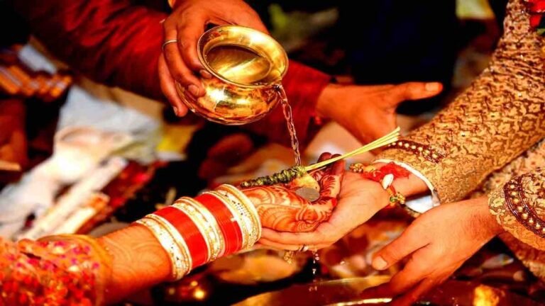 Helping a Homeless Woman for Her Daughter’s Marriage