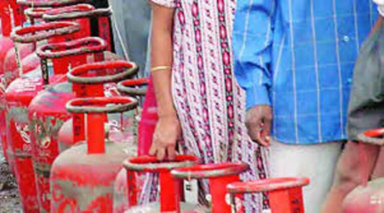 Providing Gas Cylinders to Underprivileged Women